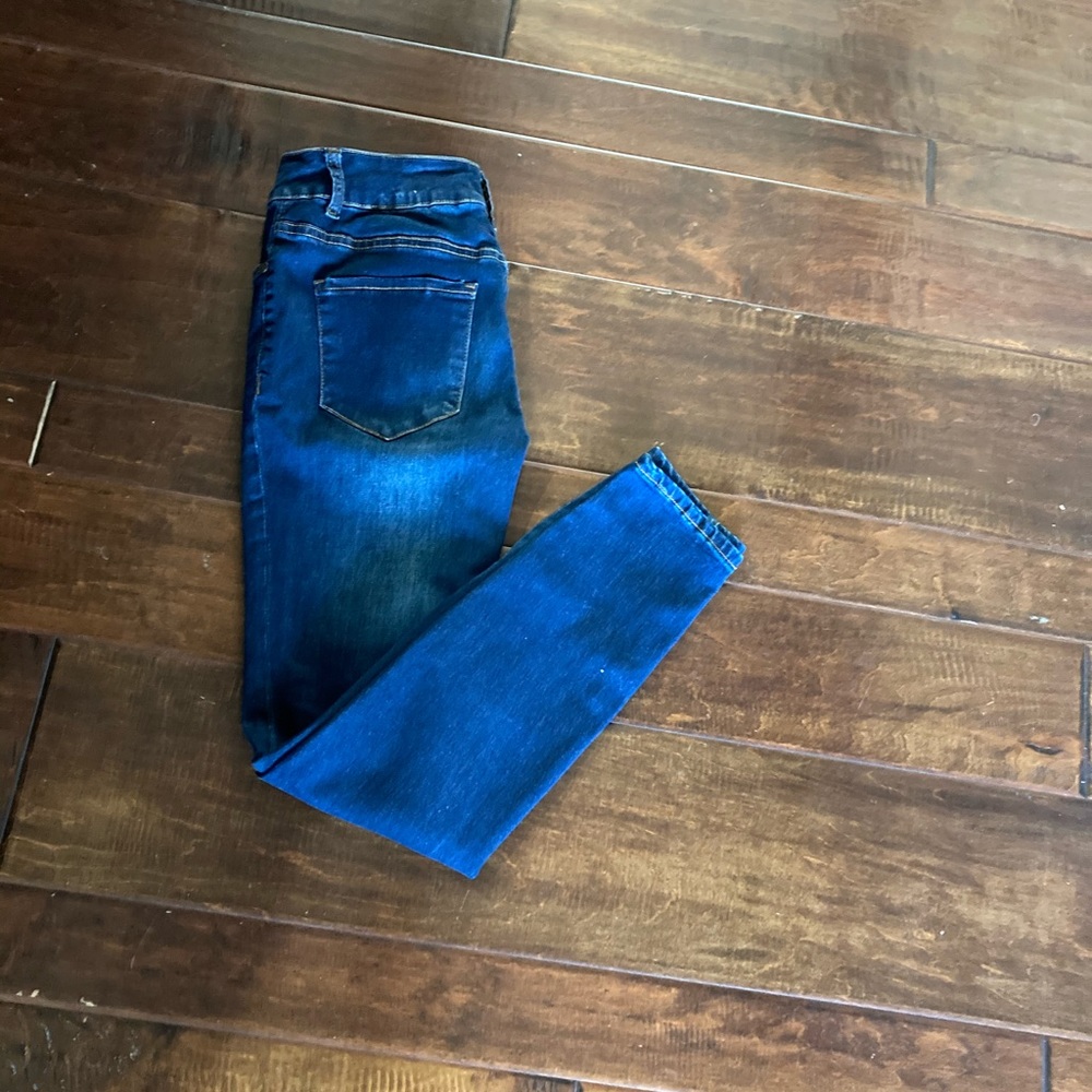 TAHARI Kelly Jeans, size 2,worn one time,dark wash